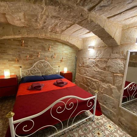 Malta'S Naughtiest Cabaret Apartment Ил-Фурияна Екстериор снимка