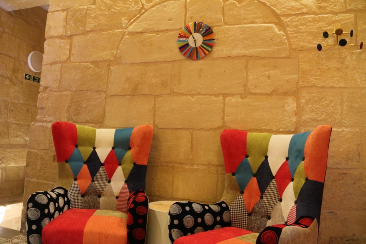 Malta'S Naughtiest Cabaret Apartment Ил-Фурияна Екстериор снимка