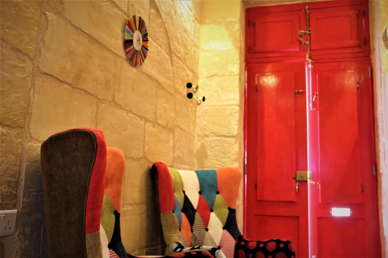 Malta'S Naughtiest Cabaret Apartment Ил-Фурияна Екстериор снимка