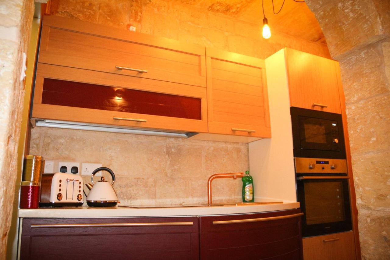 Malta'S Naughtiest Cabaret Apartment Ил-Фурияна Екстериор снимка