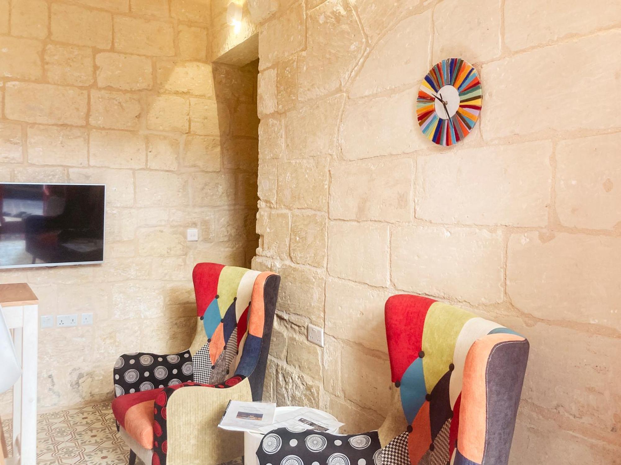 Malta'S Naughtiest Cabaret Apartment Ил-Фурияна Екстериор снимка