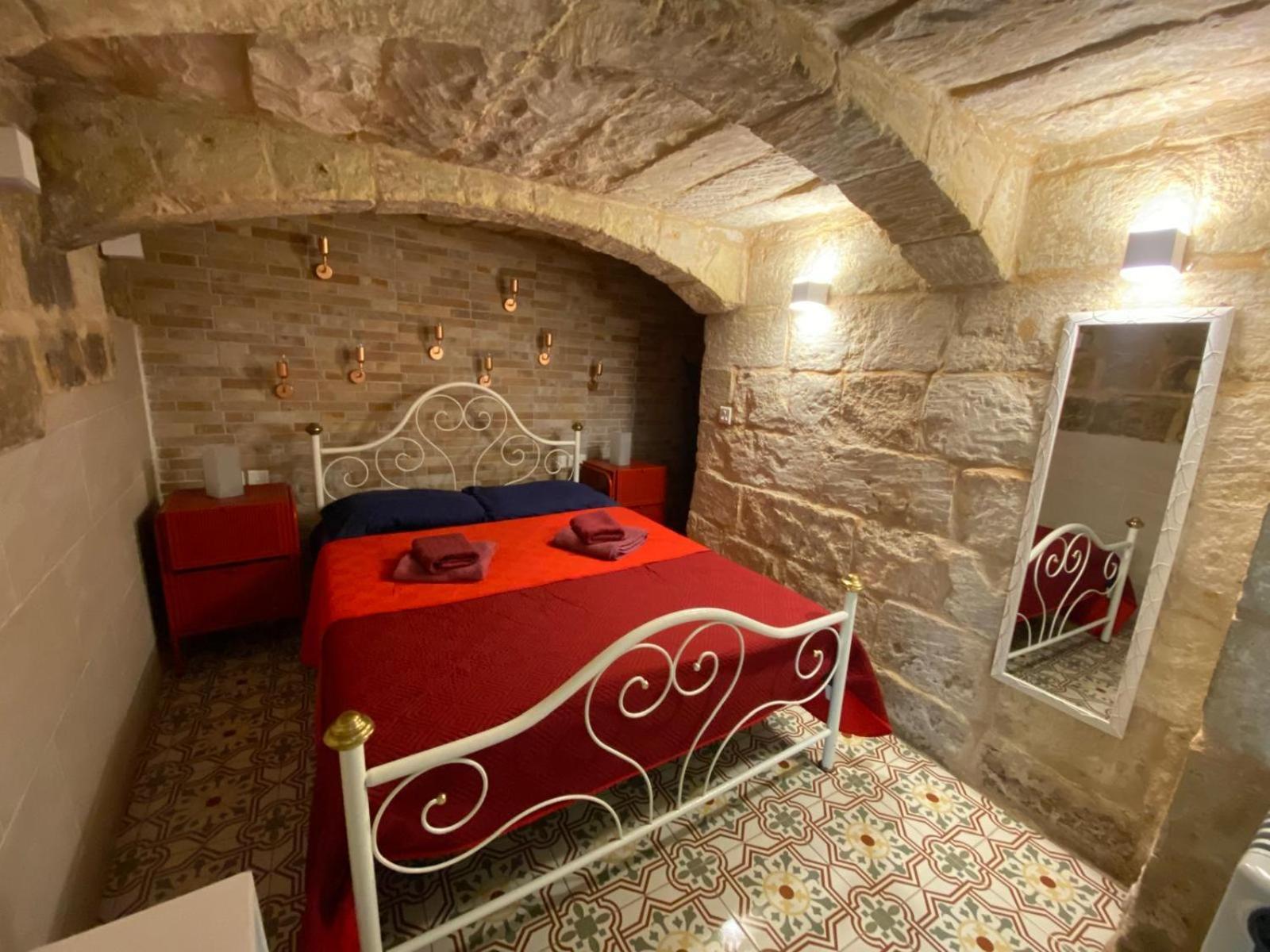 Malta'S Naughtiest Cabaret Apartment Ил-Фурияна Екстериор снимка